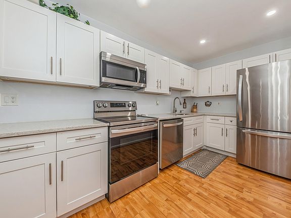 5th image of 959 SE 2nd Avenue #219