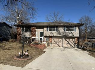 2920 Chisholm Dr, Lawrence, KS 66047