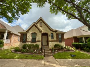 7917 Creek View Dr, North Richland Hills, TX 76180