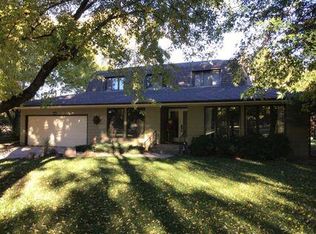 210 Leisure Lake Rd, Doniphan, NE 68832