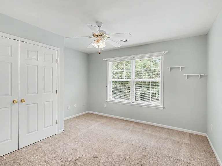 24 Crestwood Ln — Photo 15