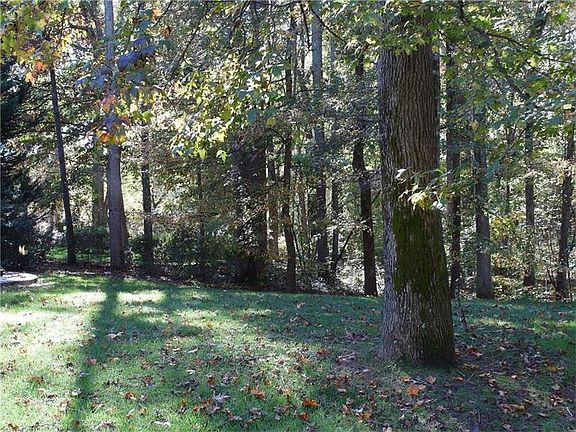 2nd image of 3765 Upland Dr