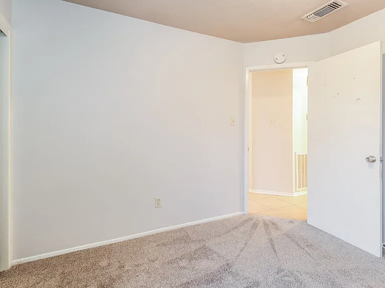 16227 Corsair Rd — Photo 15