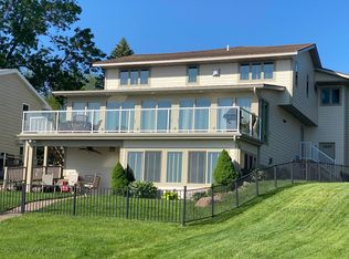 16668 N Inner Ln, Spirit Lake, IA 51360