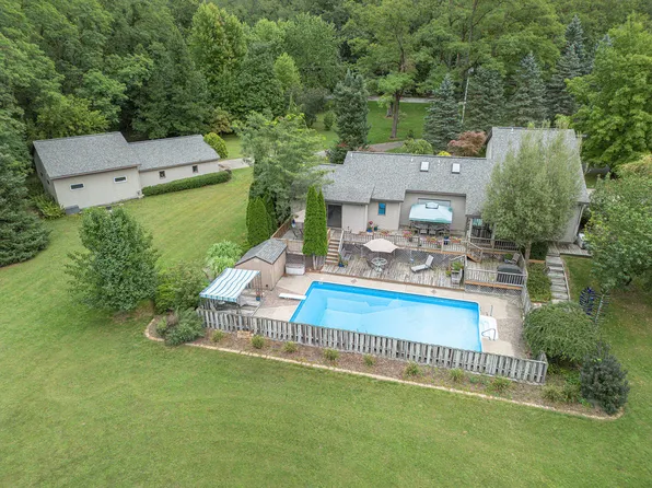 1229 Sargent Ave SE, Ada, MI 49301