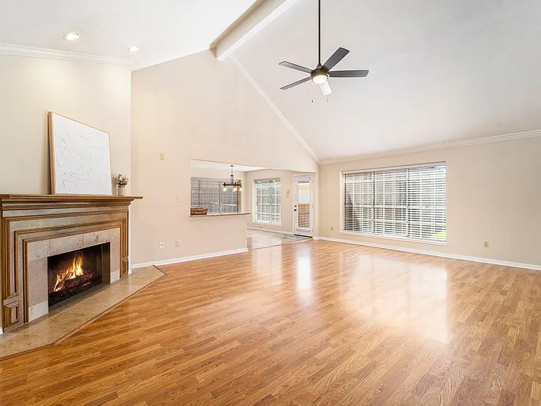 15214 Park Estates Ln — Photo 4
