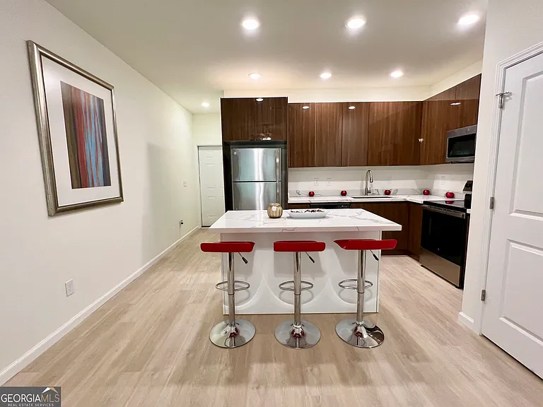 50 S Jackson St #602 — Photo 13