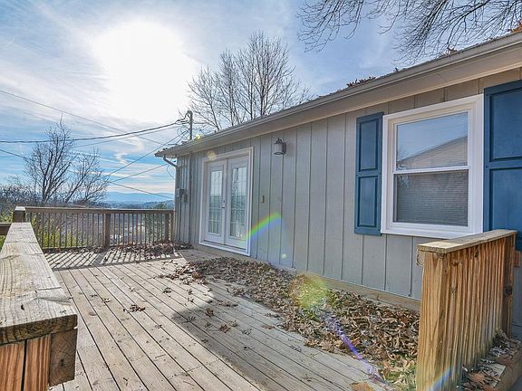 2nd image of 535 Ventura Cir