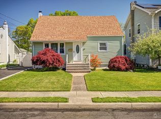 154 Crescent St, Woodbridge, NJ
