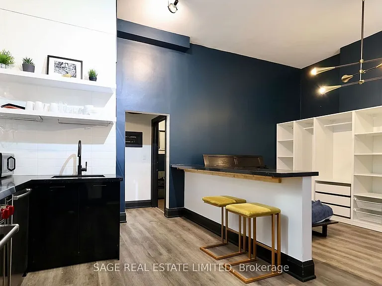 631 Queen St W #2 — Photo 11