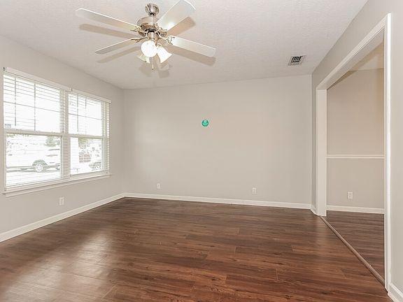5th image of 1810 Colyn Ave