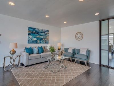 131 N Gale Dr APT 3, Beverly Hills, CA, 90211