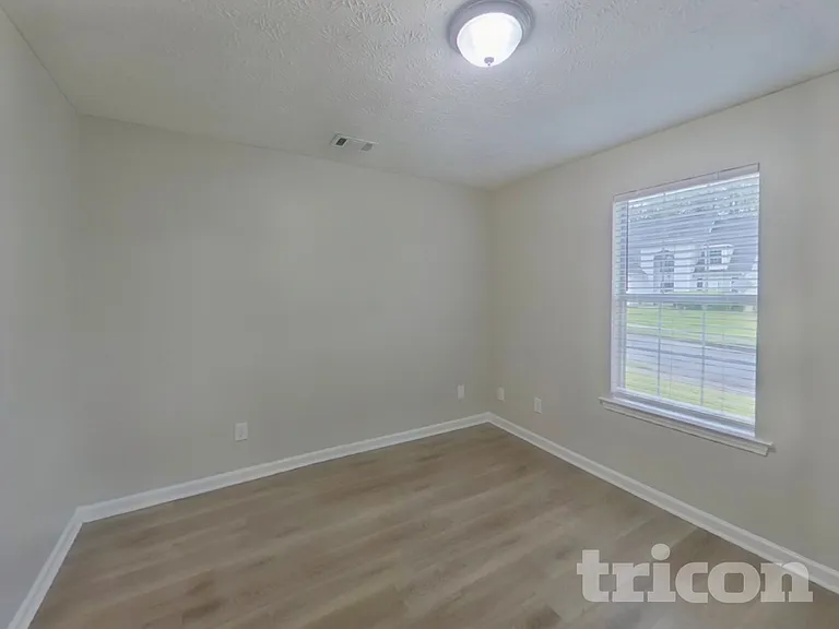 800 Lorraine Ln — Photo 16