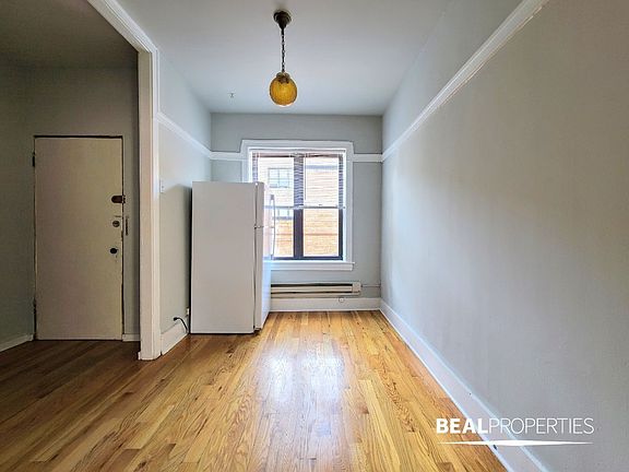 5th image of 3724.5 N Pine Grove Ave #E2