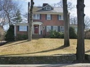 514 Chestnut St, Newton, MA 02468
