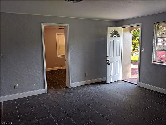 5th image of 1169 Orange Ave