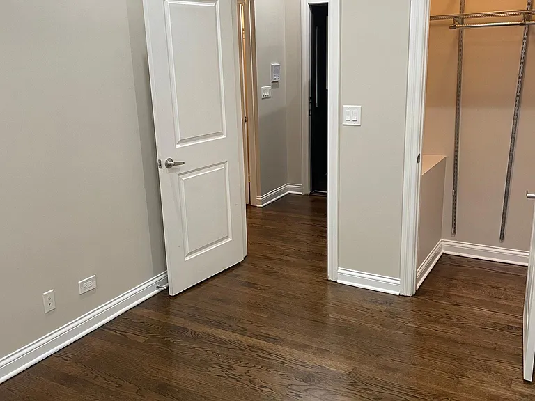 1756 W Montrose Ave #1 — Photo 14