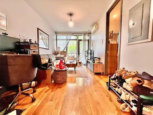 Rented by ERNY LLC | media 22