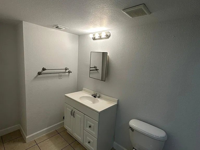 21050 SW 87th Ave #208 — Photo 9