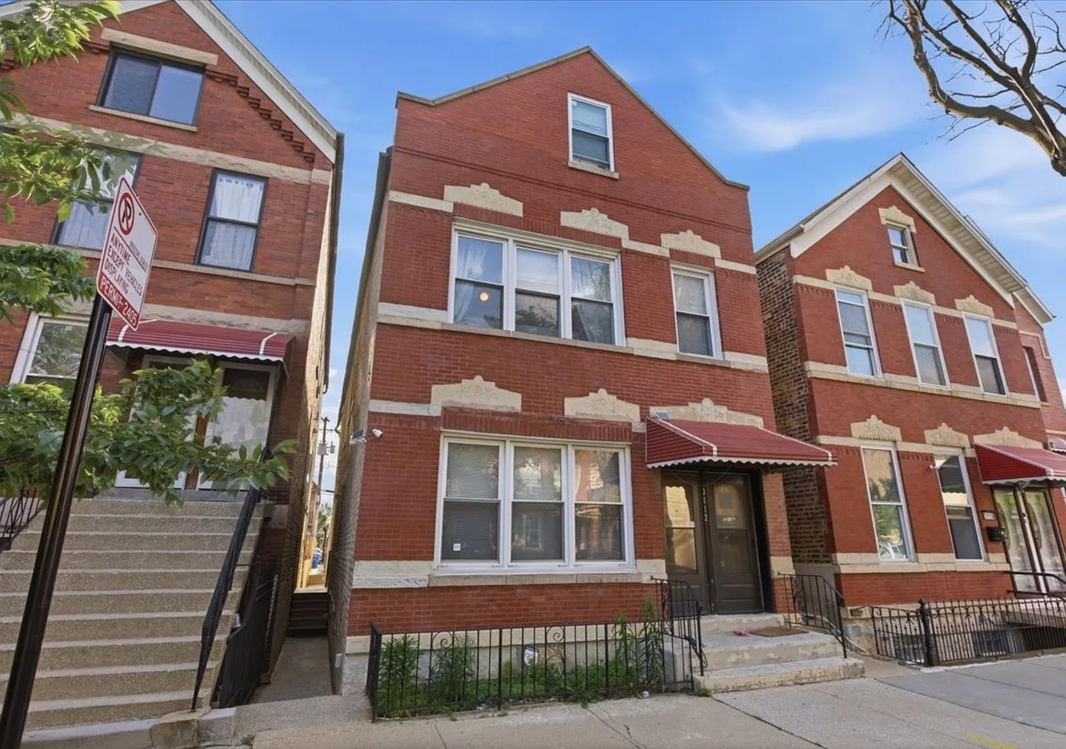 3 bed, 1127 sqft, $2,500 — Photo 1