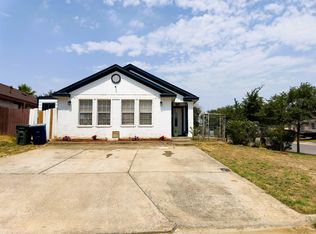 1102 Nixon Dr, Laredo, TX 78046