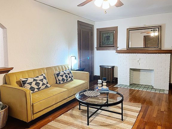 3rd image of 3935 Burgen Ave