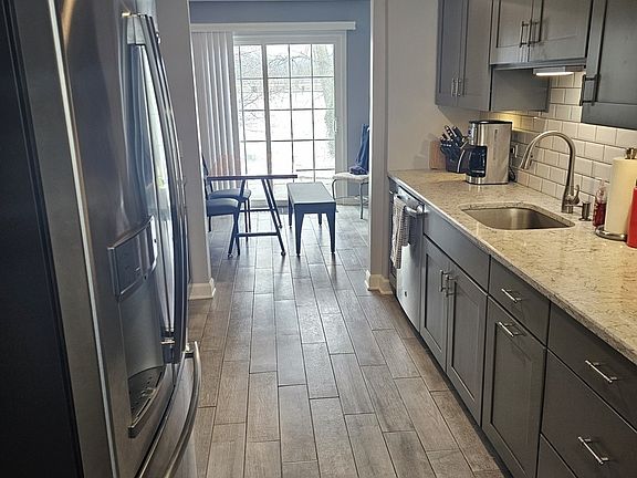 2nd image of 518 E Fawn Ln #518