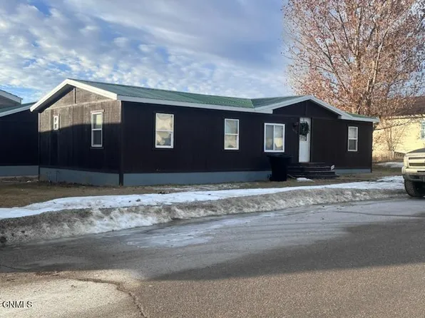 1821 32nd St W, Williston, ND 58801