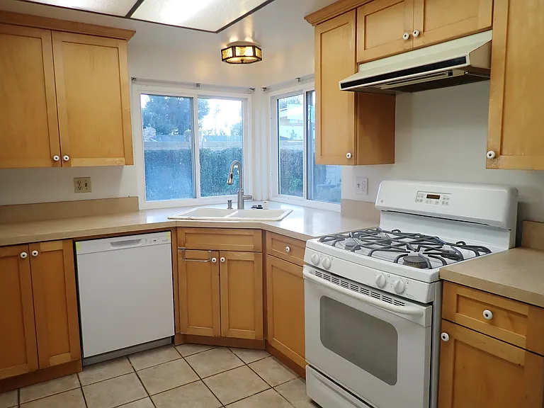 7846 Connie Dr — Photo 10