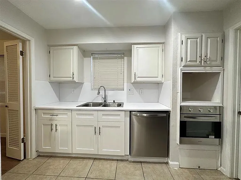 12139 Huntington Park Dr — Photo 14