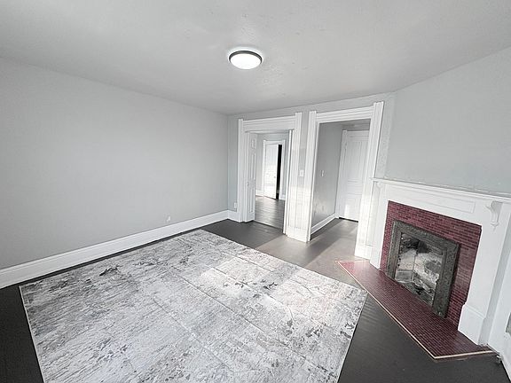 4th image of 336 4th St Floor 1