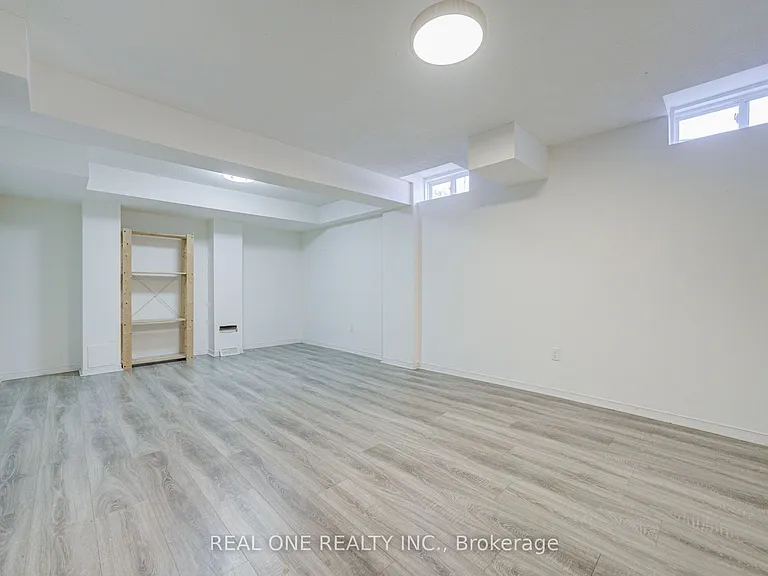 65 Westcliffe Cres — Photo 38