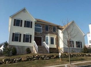 8 Long Ridge Ct, Ledgewood, NJ 07852