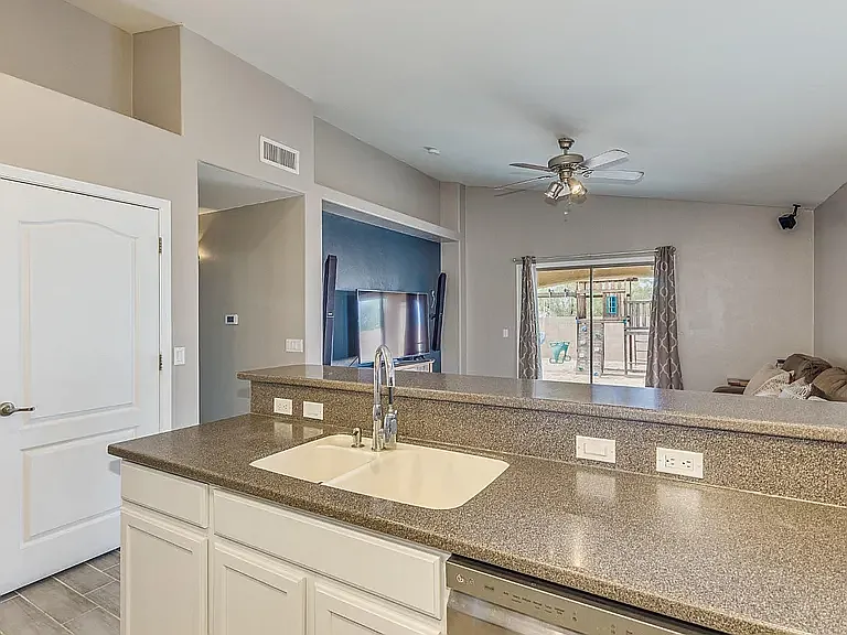 233 E Creosote Draw Rd — Photo 12