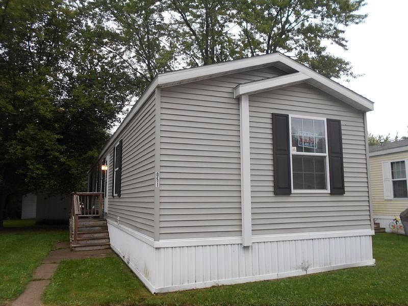 Lot 51- 2012 home with 1056 sq. ft. of living space. This 3 bedroom 2 bath home is selling for only $24,500.00.
