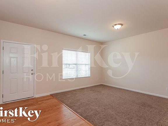 3rd image of 126 Willow Valley Dr