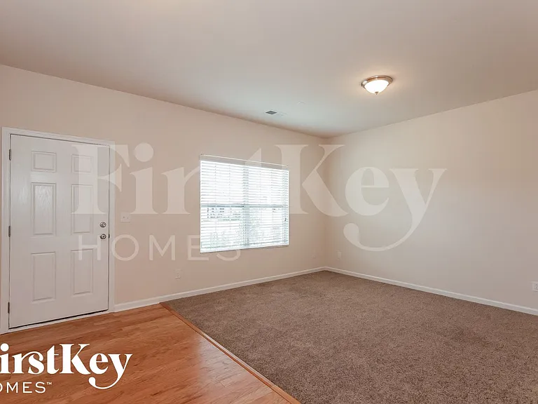 126 Willow Valley Dr — Photo 3