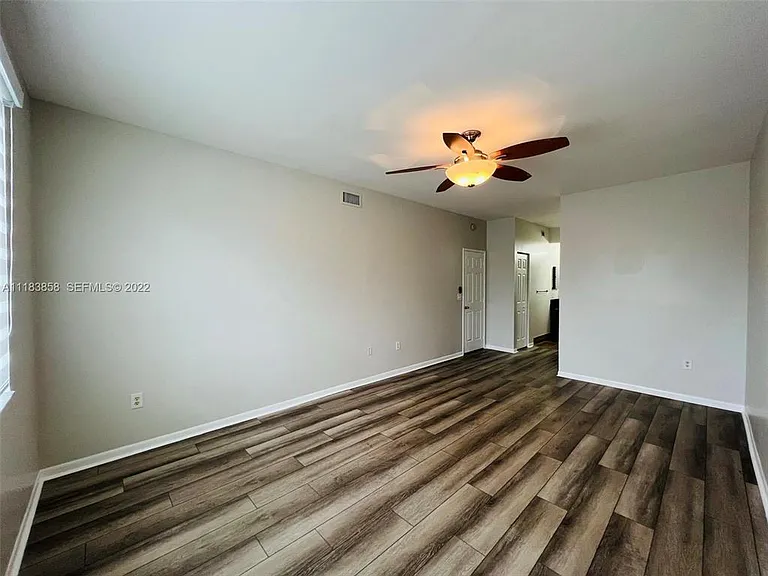 6944 SW 39th St #B203 — Photo 17