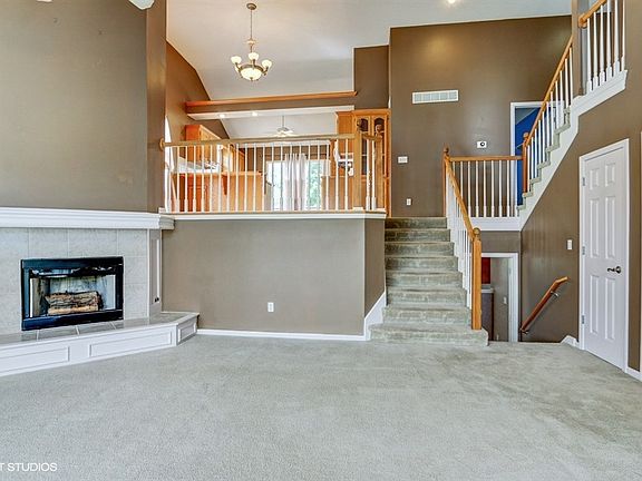 4th image of 300 Killarney Ln