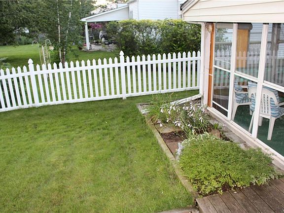 3rd image of 3458 Wallace Dr