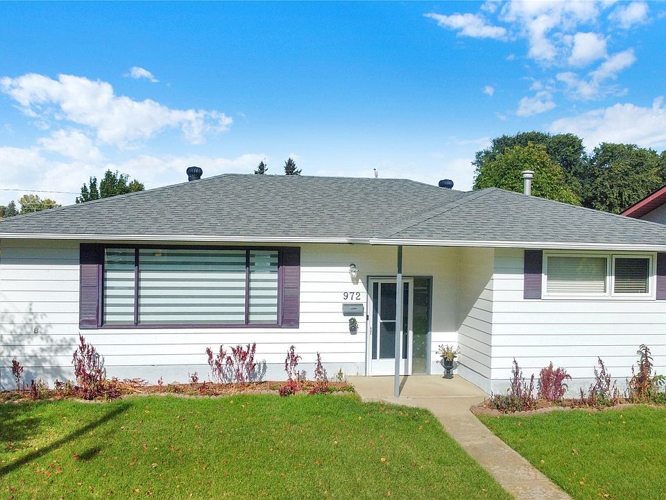 1st image of 972 SIMCOE Street