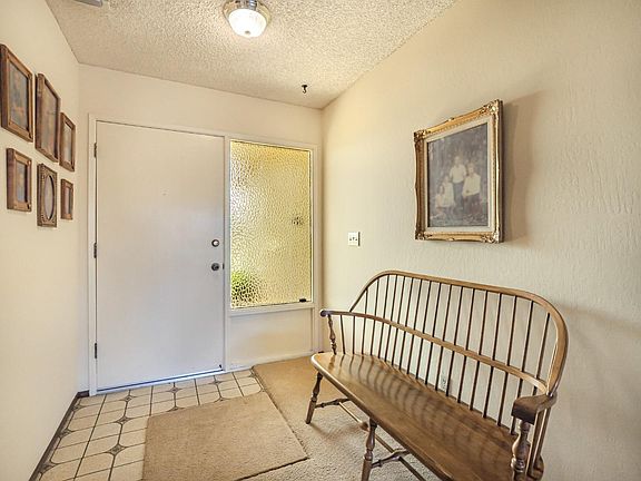 5th image of 715 Bronte Ave