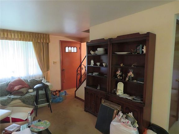 4th image of 233 Elm St