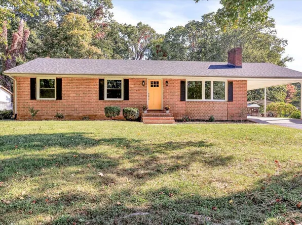 1667 Richland Hills Dr, Salem, VA 24153