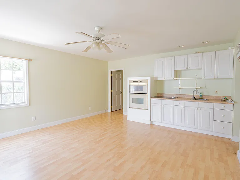 716 High St — Photo 2