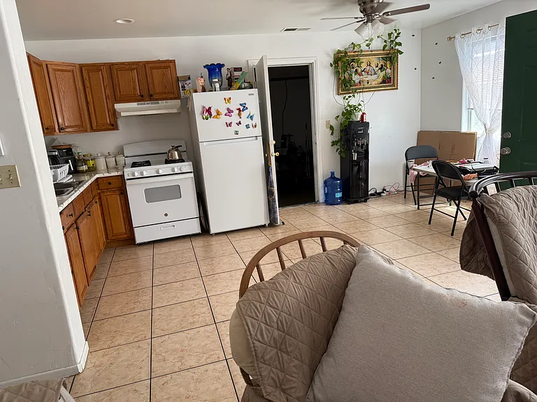 1132 Persimmon Ave #E — Photo 2
