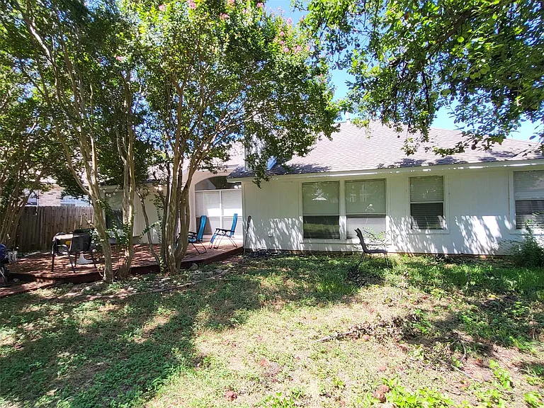 304 N Kings Canyon Dr — Photo 13