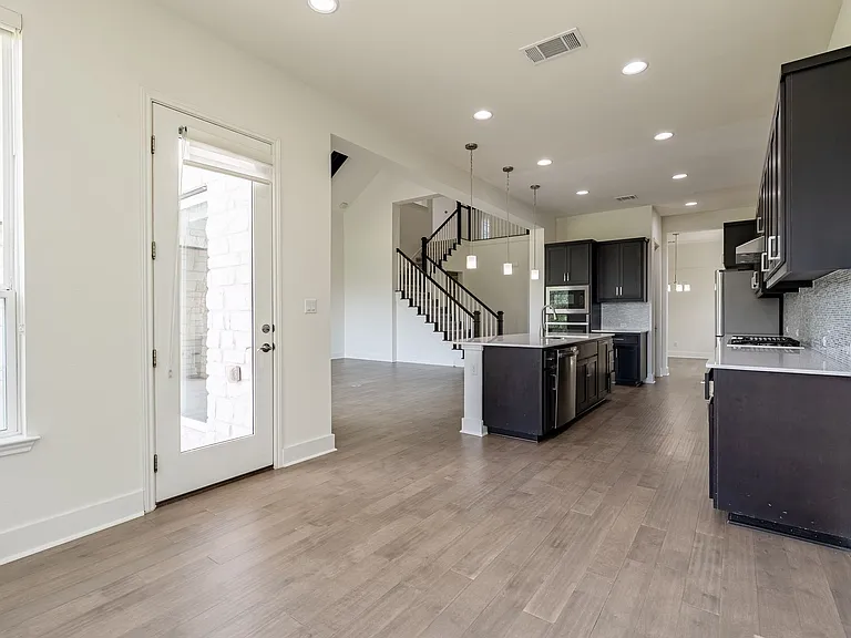 212 Eiglehart Rd — Photo 5