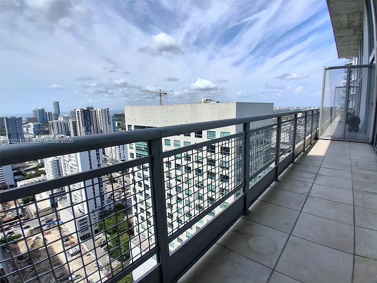690 SW 1st Ct #Penthouse I19 — Photo 23