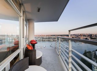 1199 Marinaside Cres #2301, Vancouver, BC V6Z2Y2